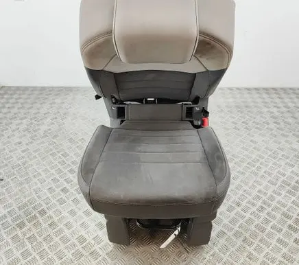 Volkswagen Multivan T7 Rear seat 000883013P