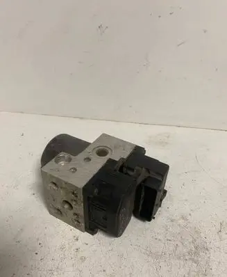 Audi A4 S4 B5 8D ABS Pump 8E0614111 0273004132