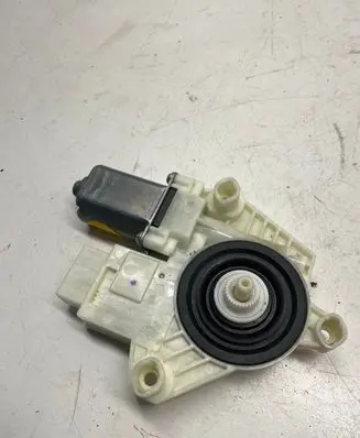 Volkswagen Golf VII Rear door window regulator motor 5Q4959812A 5Q4959812