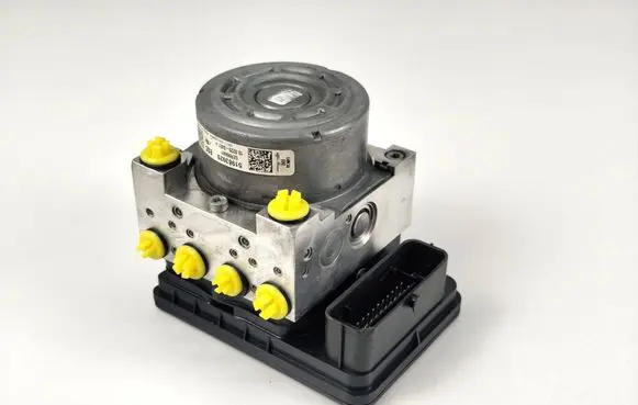 Alfa Romeo Giulietta ABS Pump 51983920 10022004014 10091528083