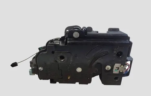 Skoda Octavia Mk2 (1Z) Rear door lock 06D7L0839016D