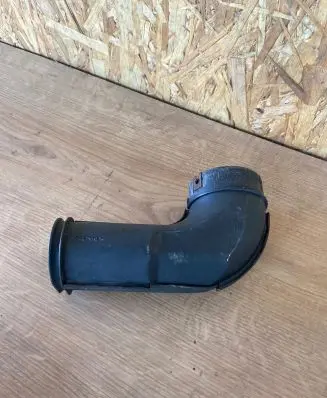 Volkswagen Golf III Air intake duct part