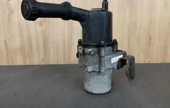 Citroen DS5 Power steering pump 9676772980