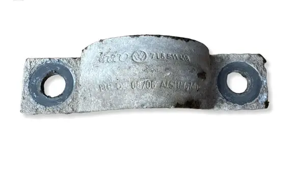 Audi Q7 4L Sway bar bush bracket, rear 7L8511418