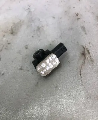 Mercedes-Benz B W246 W242 Airbag deployment crash/impact sensor A1668210151