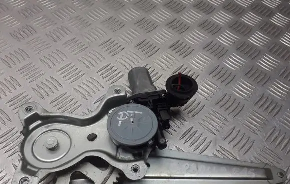 Toyota Corolla E140 E150 Rear door window regulator with motor