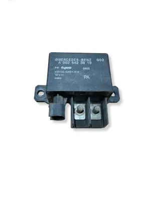Mercedes-Benz E W211 Charging relay A0025423819 V23132A2001314
