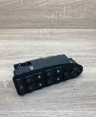 BMW 5 E39 Electric window control switch 8368966