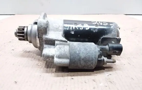 Volkswagen Golf VI Starter motor 0001153007