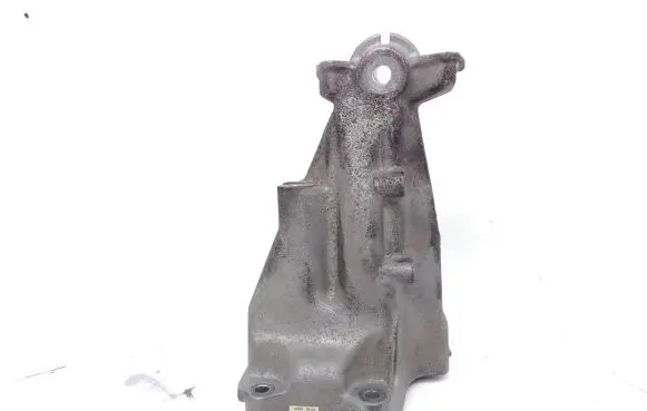 Mercedes-Benz GLC C253 Engine mounting bracket A6512235604