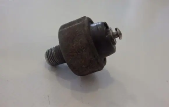 Daihatsu Rocky Oil pressure sensor 