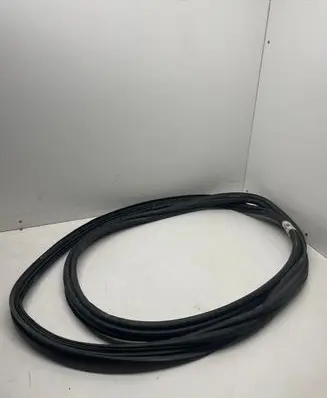 Mercedes-Benz E W213 Seal rubber (tailgate) 2137402800 A2137402800