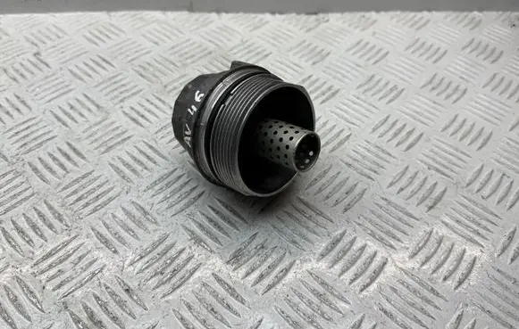 Toyota Avensis T250 Oil filter cover 156200R011