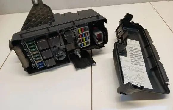 Volvo S60 Fuse box set 30728132
