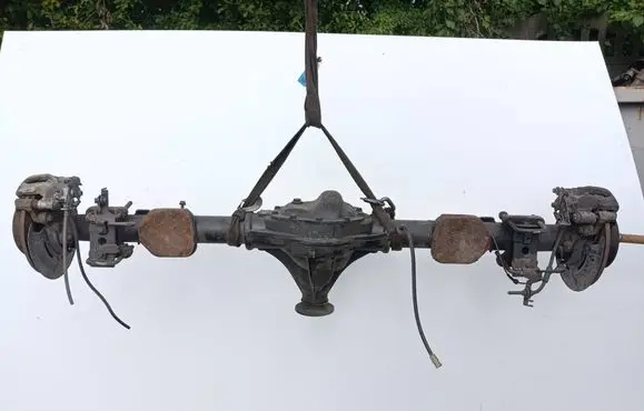 Renault Master III Rear axle beam with reductor 520378