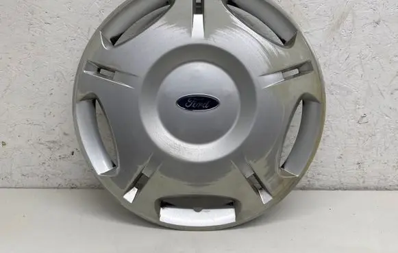 Ford Mondeo Mk III R16 wheel hub/cap/trim 1S711130AE