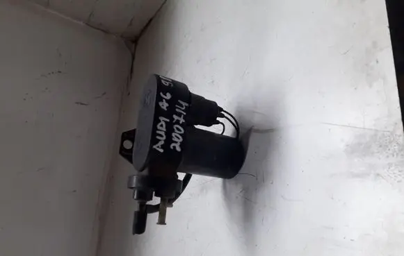 Audi A6 S6 C5 4B Valve vacuum 