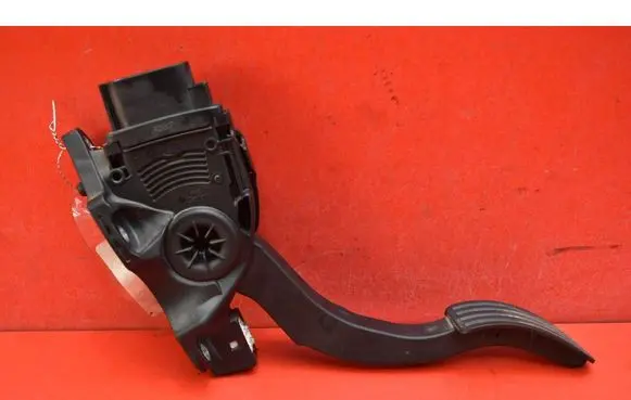 Volvo V70 Accelerator throttle pedal 6G929F836BD