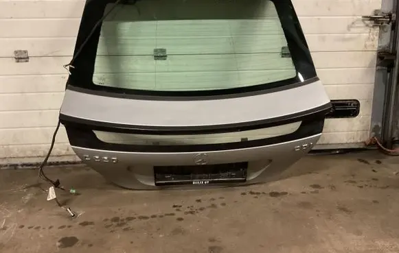 Mercedes-Benz C W203 Tailgate/trunk/boot lid 