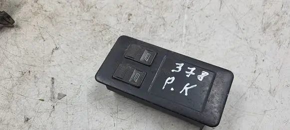 Audi A6 S6 C4 4A Electric window control switch 