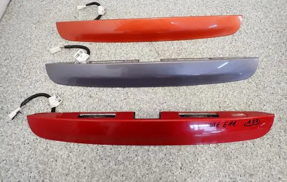 Nissan Note (E11) Shock absorber/damper mounting bracket