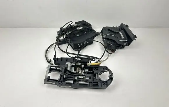 BMW 5 GT F07 Front door lock 7149436