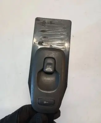 Volvo V70 Electric window control switch 30658117 03W04E MP044100044