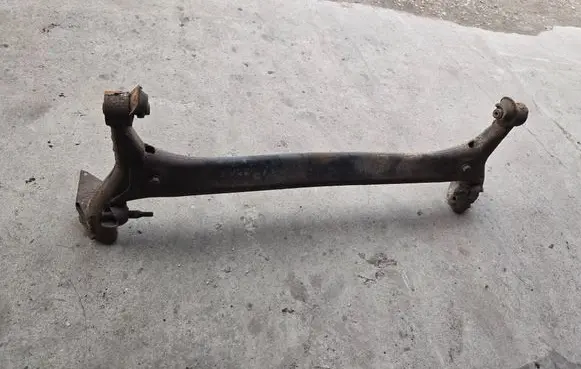 Toyota Corolla Verso E121 Rear axle beam 