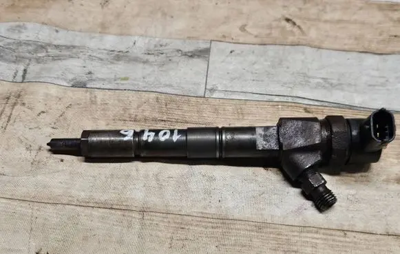 Opel Zafira B Fuel injector 0445110151
