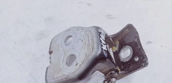 Peugeot 5008 Rear door upper hinge