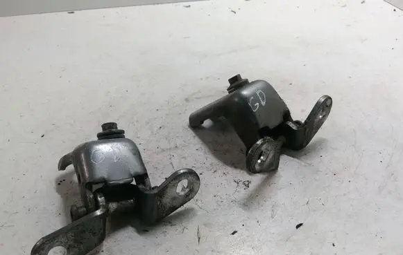 Rear door hinge set