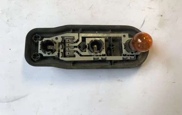BMW 5 E39 Tail light bulb cover holder 2496339 393390