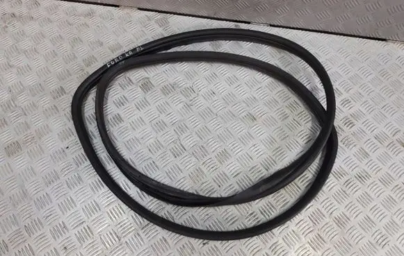 Ford Ka Rubber seal front door (on door) 