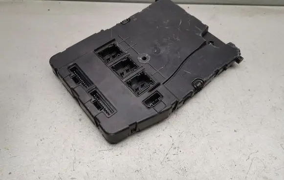 Renault Megane II Comfort/convenience module 8200525384