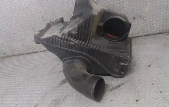 Renault Modus Air filter box 8200398990