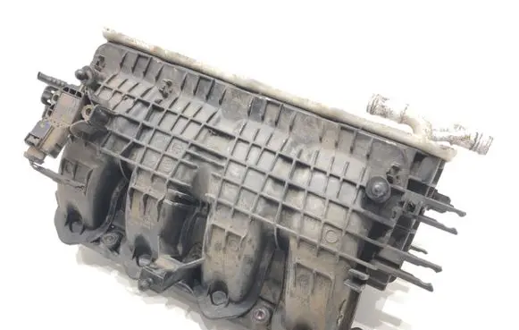 Volkswagen Golf VII Intake manifold 04E145749B