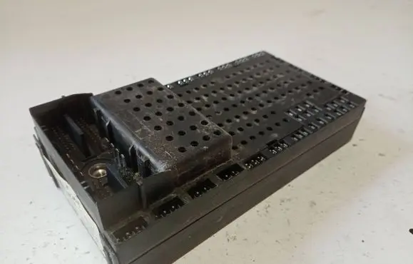 Volvo V70 Fuse box set 08696098 08696040 03W115