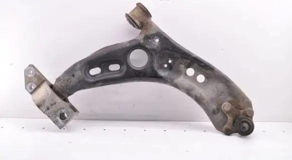 Volkswagen Golf VI Front lower control arm/wishbone