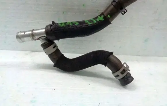 Nissan Qashqai+2 Turbo turbocharger oiling pipe/hose
