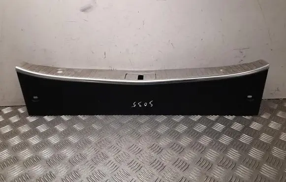 Mercedes-Benz S W222 Tailgate/boot lid lock trim A2226900941