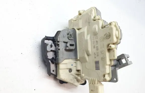 Audi A6 S6 C6 4F Rear door lock 4F0839016