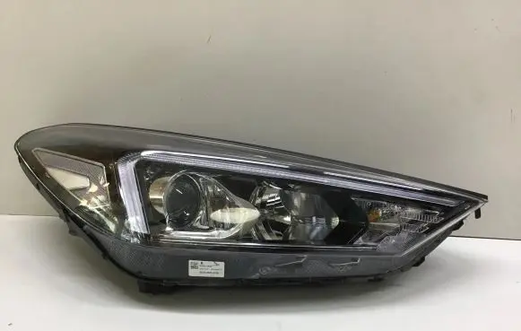 Hyundai Tucson TL Headlight/headlamp D792111A20 D792121A40