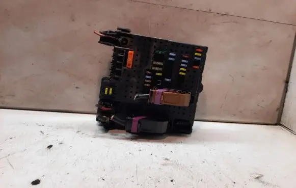 Volvo V70 Fuse box set 12217799