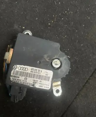 Audi A6 S6 C6 4F Power management control unit 4F0915181A 4F0910181E 199000013