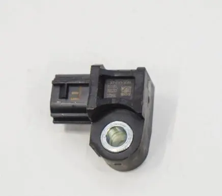 Mitsubishi L200 Airbag deployment crash/impact sensor 8651A245