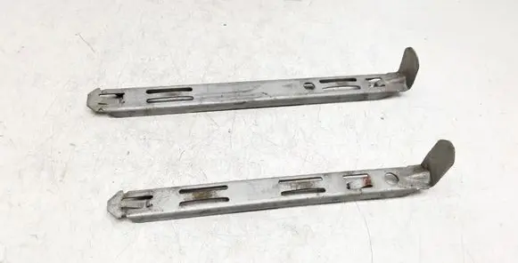 Volvo XC90 Headlight/headlamp mounting bracket 89028052 8637181 8637182