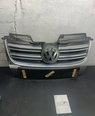 Volkswagen Golf V Front bumper upper radiator grill 1K5853653