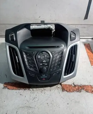 Ford Focus Radio/CD/DVD/GPS head unit BM5T18C815HE AM5T18B955BD