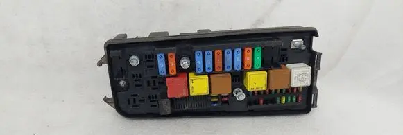 Opel Vectra C Fuse module 13187506 519065502 00017166