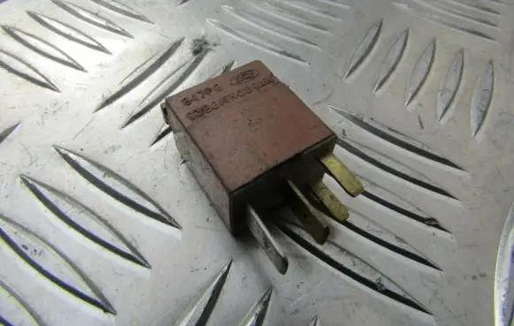 Ford Mondeo MK I Other relay 93BG14N089AA